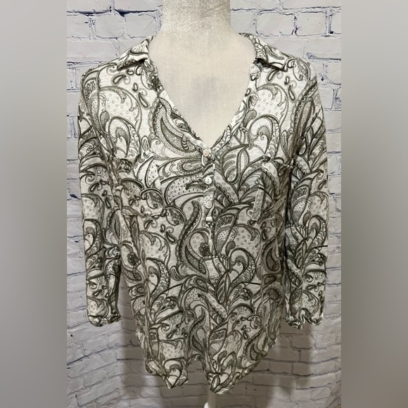 Chico's linen green and white Floral one pocket Button Down top size 2/L/12 - Picture 3 of 8